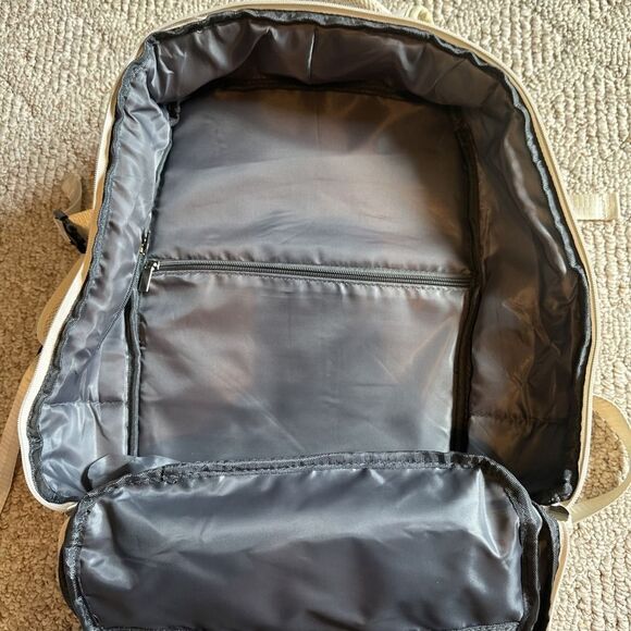 Large Travel Padded Laptop Backpack Case , Charging Port NWOT - Cream‎ - Picture 5 of 7